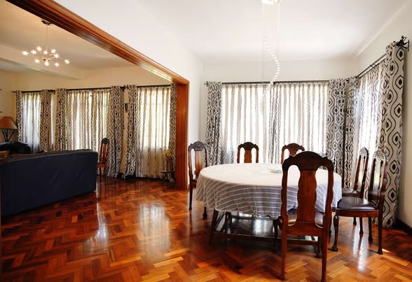6 Bedroom Homes For Sale-Lavington