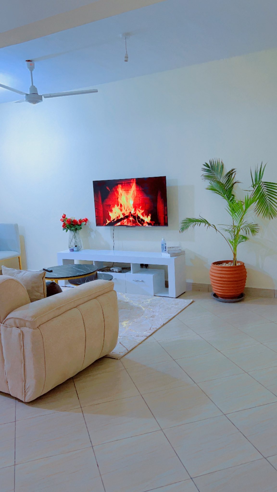 One Bedroom Airbnb-Bamburi https://shorturl.at/i8PhF